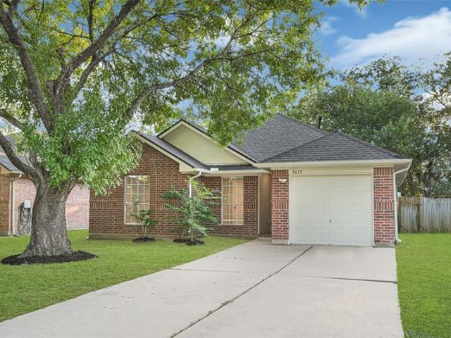 House for sale in Dickinson, Galveston County