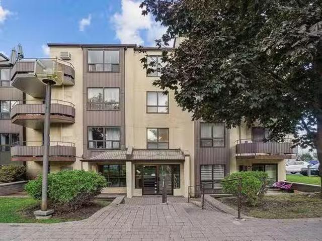 Condo for sale in Chomedey, Quebec