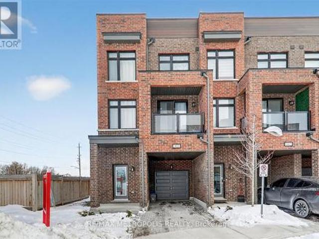Townhouse for sale in Durham, Ontario