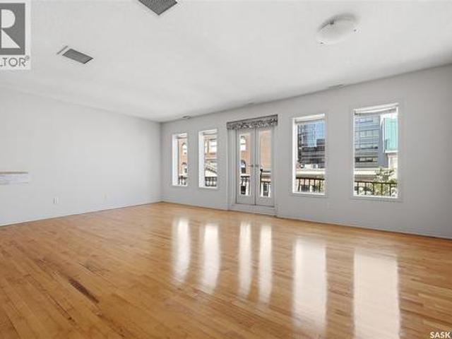 Condo for sale in Downtown, Regina