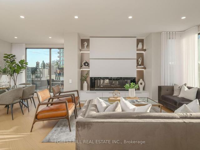 Condo for sale in Toronto—St. Paul's, Toronto
