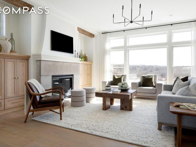House for sale in Excelsior