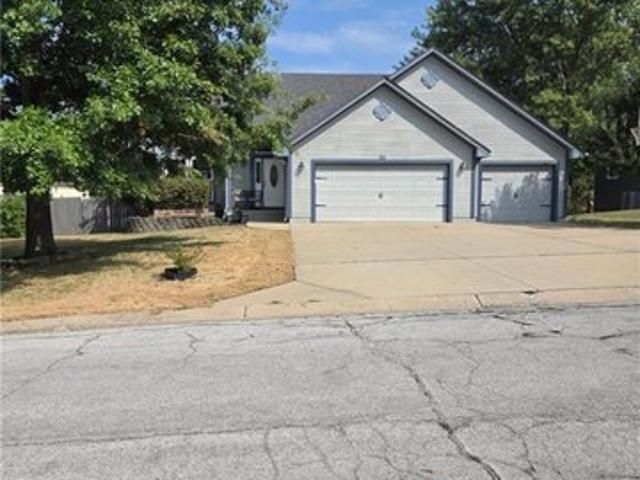 House for sale in East Elm Estates, Harrisonville