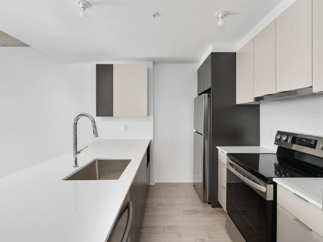 Apartment for rent in Dorval, Quebec