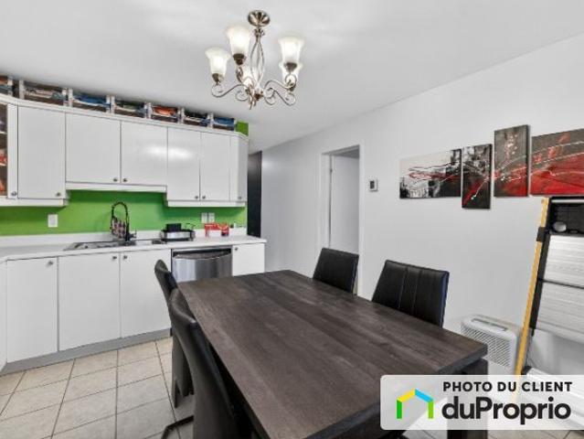 Apartment for rent in Sainte-Rose, Laval (région administrative)