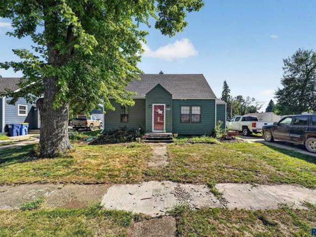 House for sale in Lennox, South Dakota