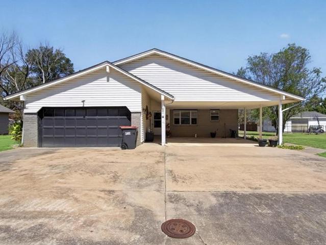 House for sale in Chelsea, Rogers County
