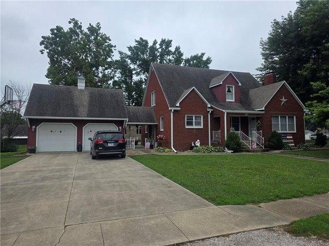 House for sale in Stewardson, Illinois