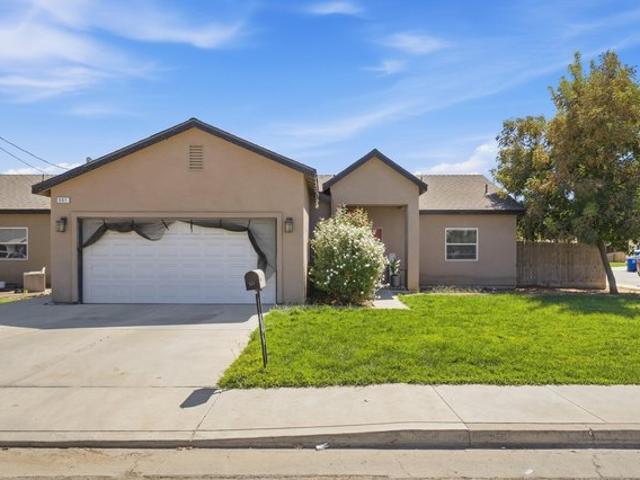 House for sale in Farmersville, Tulare County