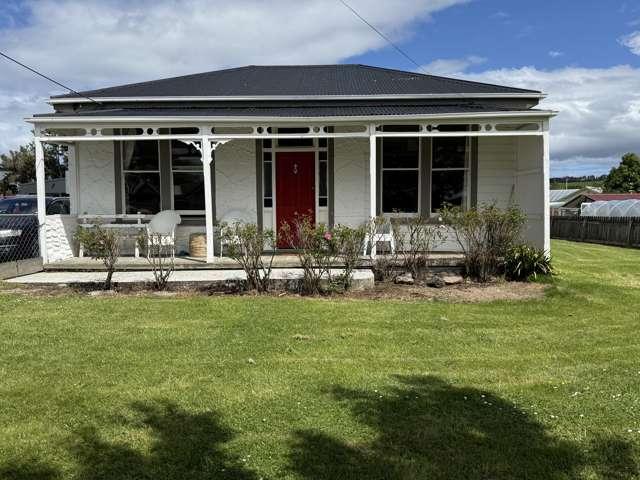 House for sale in Otakou
