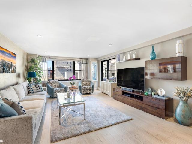 Property for sale in Manhattan Community Board 8, New York