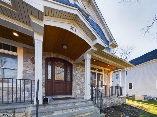House for sale in Mountainside, New Jersey