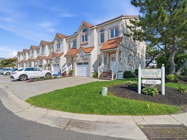 Townhouse for sale in Brigantine, New Jersey
