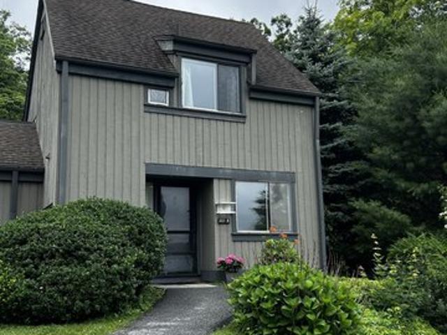 Townhouse for sale in Southbury, Connecticut