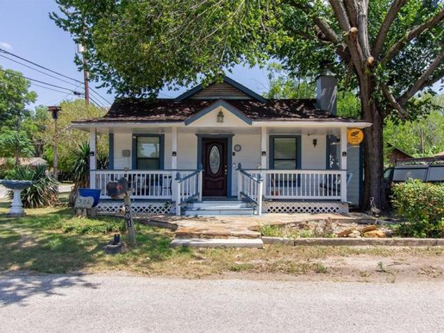 House for sale in Luling, Texas