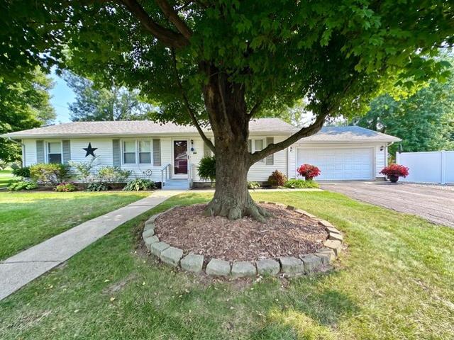 House for sale in Clay City, Illinois
