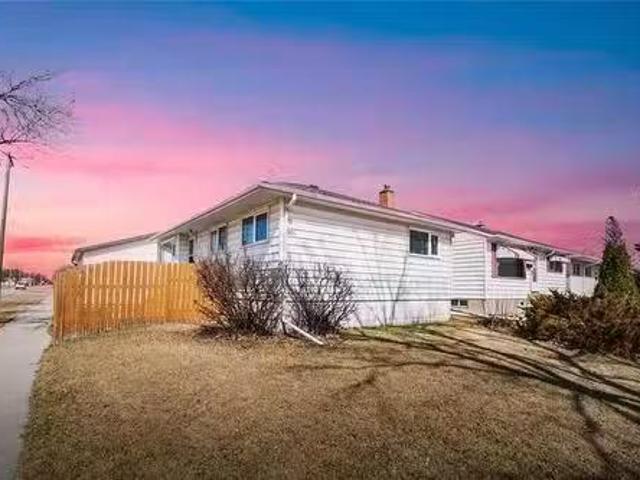 House for sale in East St. Paul, Manitoba