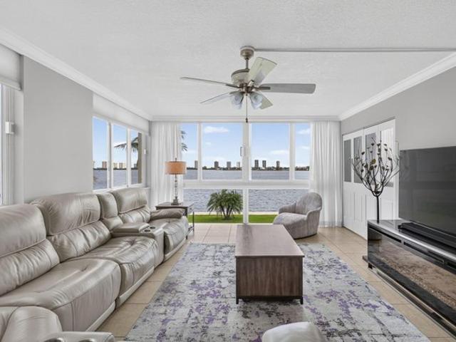 Condo for sale in Lake Park, Palm Beach County