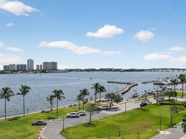 Condo for sale in Lake Park, Palm Beach County