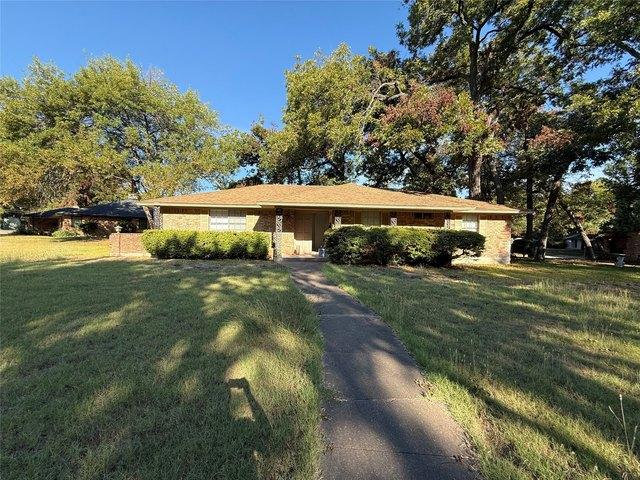House for sale in Desoto, Texas