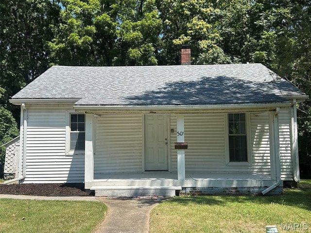 House for sale in Alton, Illinois