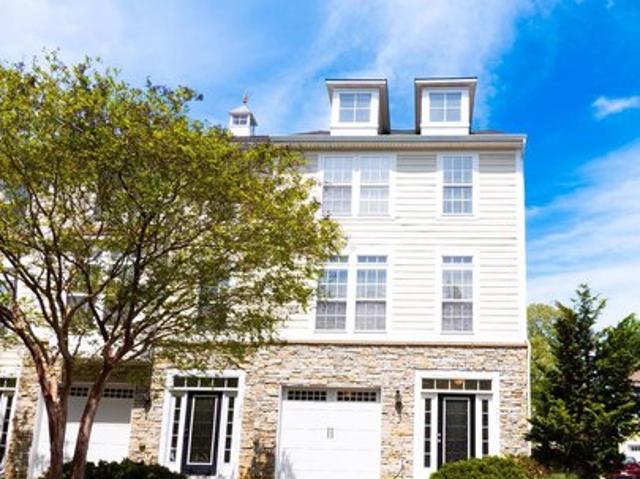 Townhouse for sale in Virginia
