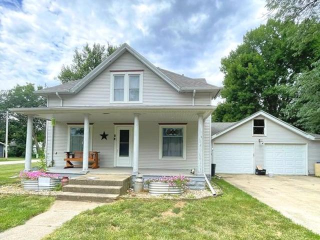 House for sale in Graettinger, Iowa