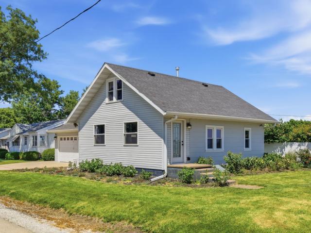 House for sale in Alpha, Illinois