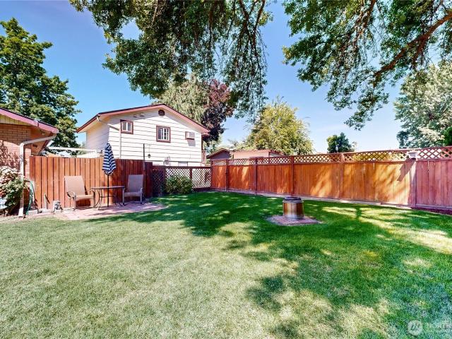 House for sale in College Place, Washington