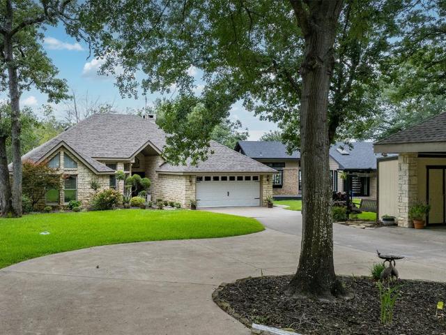 House for sale in Henderson, Texas