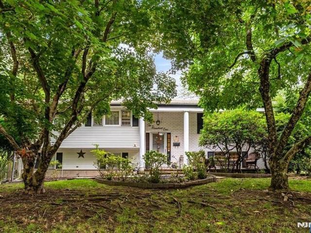House for sale in Hillsdale, New Jersey