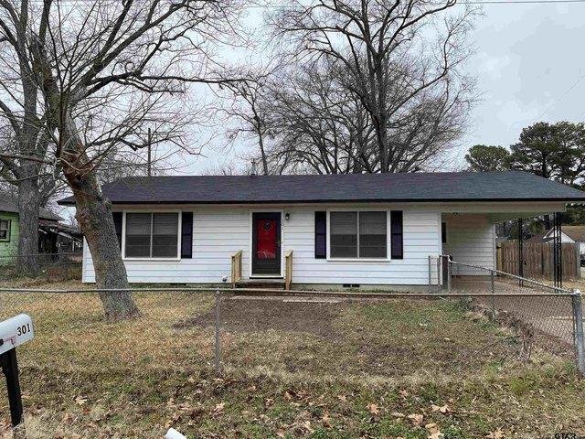House for sale in Bogata, Texas
