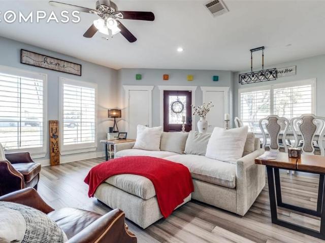 Townhouse for sale in Lewisville Townhouse for sale in Lewisville