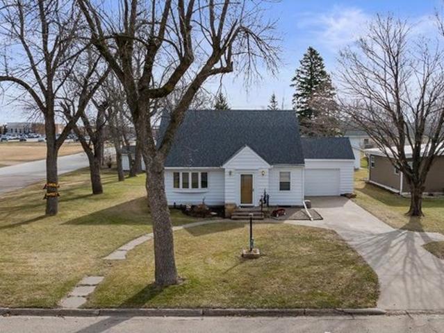 House for sale in Hendricks, Minnesota