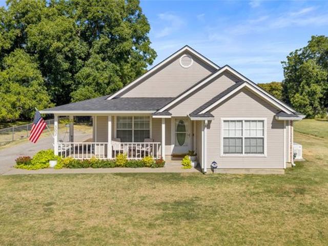 House for sale in Tioga, Texas