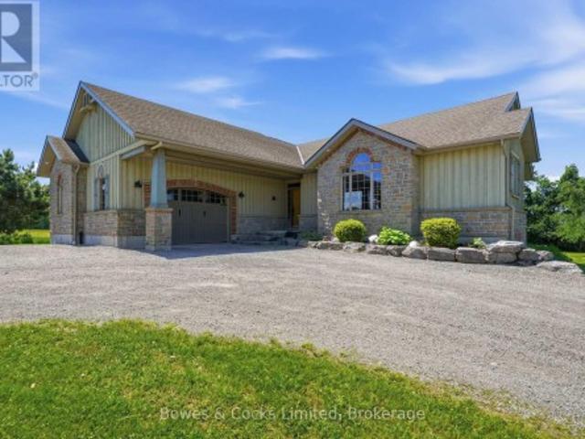 House for sale in Ontario
