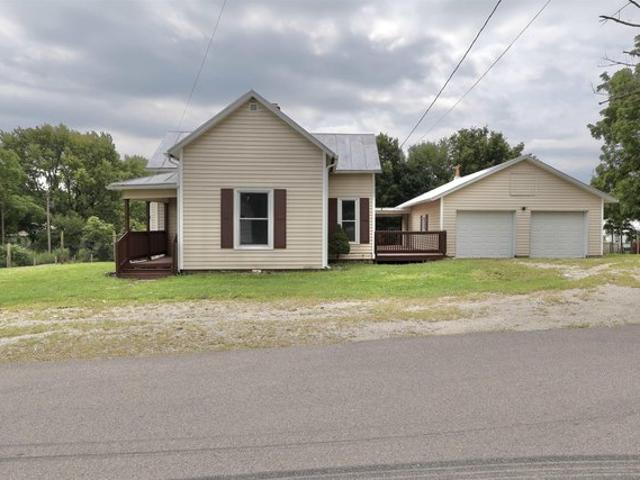 House for sale in Ridgeville, Indiana