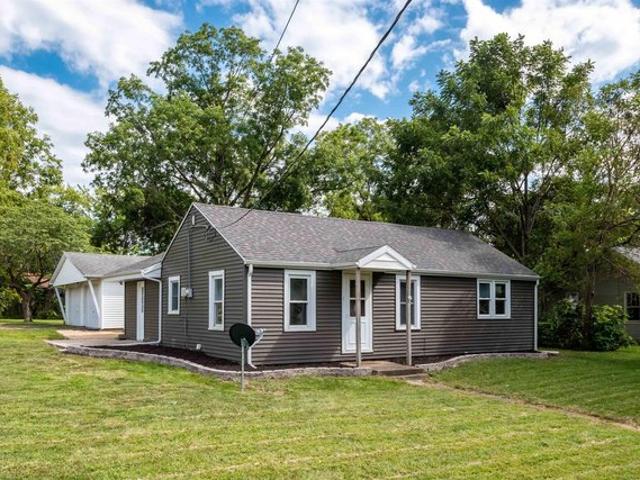 House for sale in Washington, Illinois