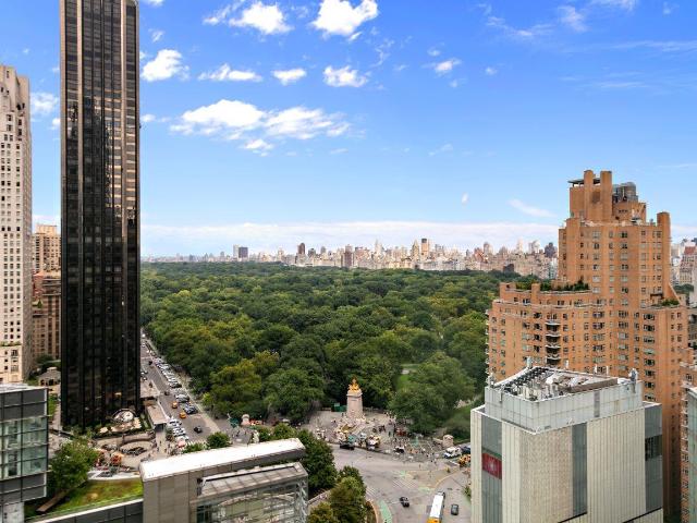 Condo for sale in Manhattan Community Board 4, New York