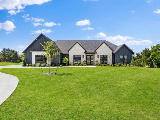 House for sale in Ellis, Texas
