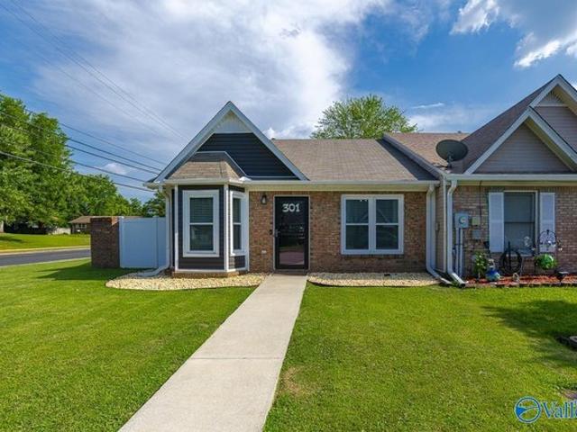 Townhouse for sale in Russell Village, Decatur