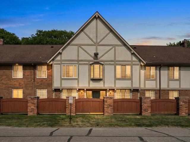 Condo for sale in Southfield, Michigan
