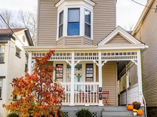 House for sale in Evanston, Roselawn