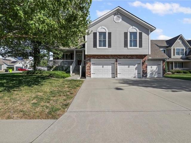 House for sale in Blue Springs, Missouri