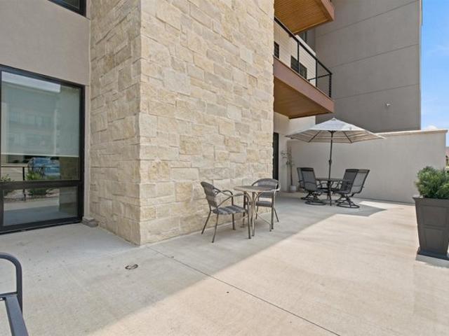 Condo for sale in Kansas