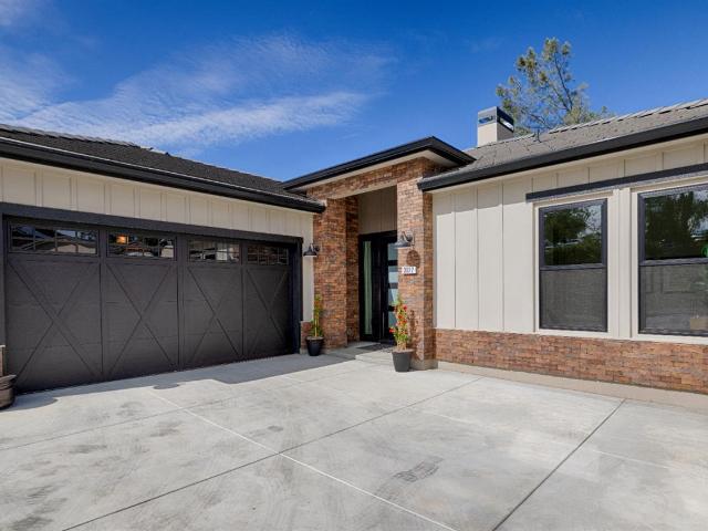 House for sale in Applegate, California