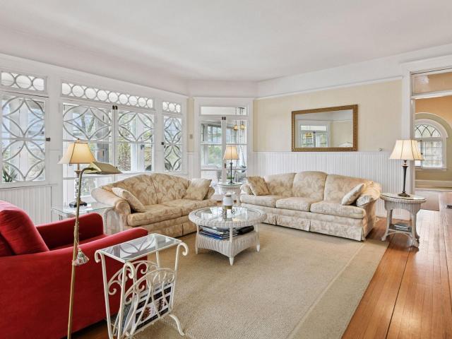 House for sale in Minnetonka Beach