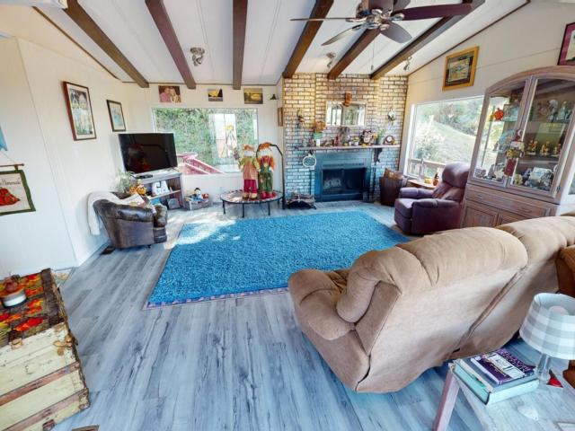House for sale in Gold Beach