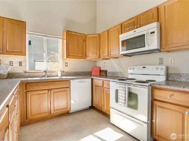 House for sale in Allegra Terrace Aparments, University Place