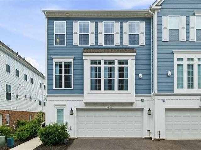 Townhouse for sale in Bridgeville, Pennsylvania